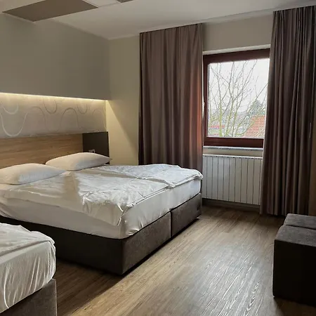 Roskar Hotel 3*