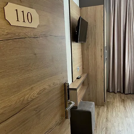 Отель Roskar Птуй