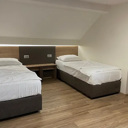 Roskar Отель Птуй