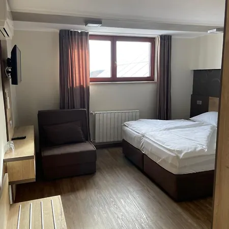 Hotel Roskar 3*